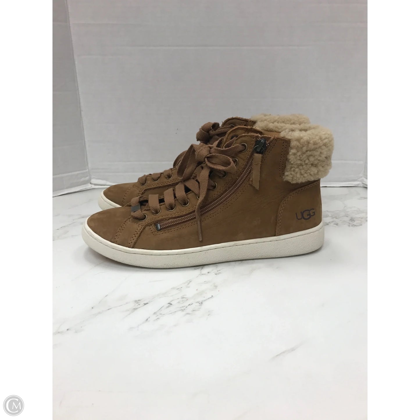Shoes Designer By Ugg In Tan, Size: 9