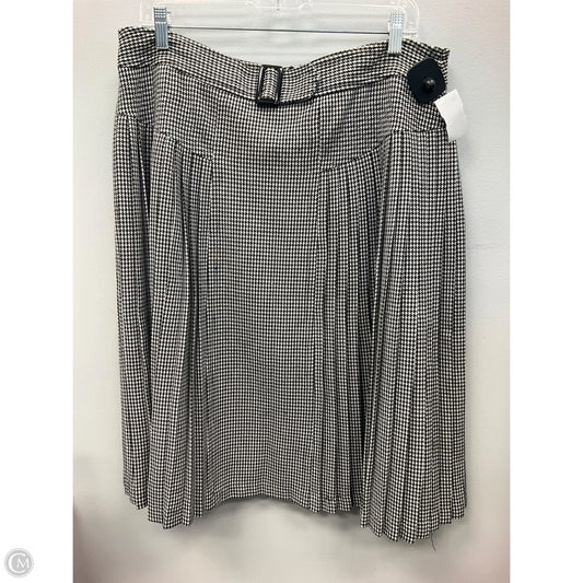 Skirt Mini & Short By Clothes Mentor In Black & White, Size: 12
