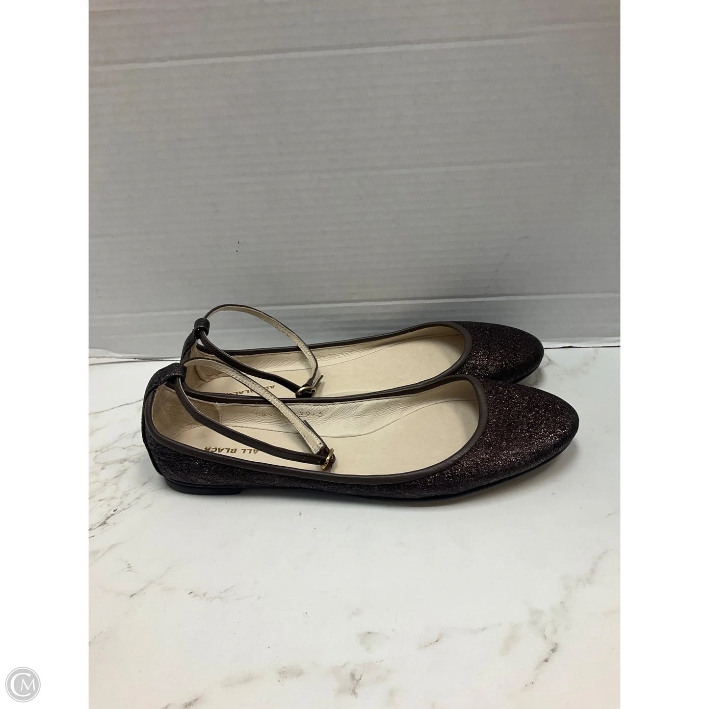 Shoes Flats By Clothes Mentor In Brown, Size: 9.5