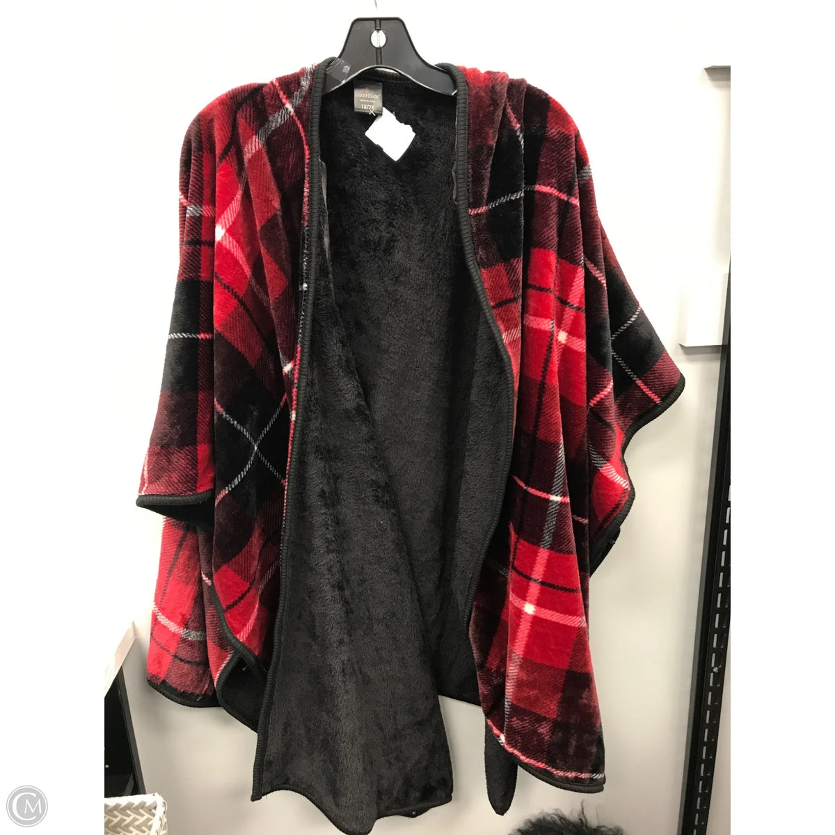 Shawl By Cuddl Duds In Plaid Pattern