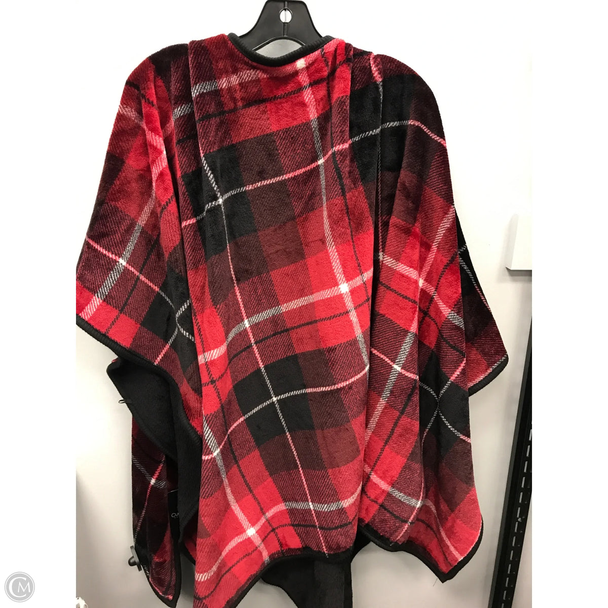 Shawl By Cuddl Duds In Plaid Pattern