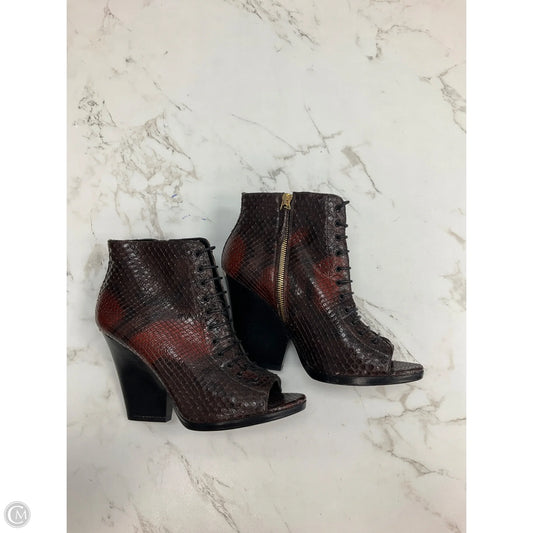 Boots Luxury Designer By Burberry In Snakeskin Print, Size: 7.5
