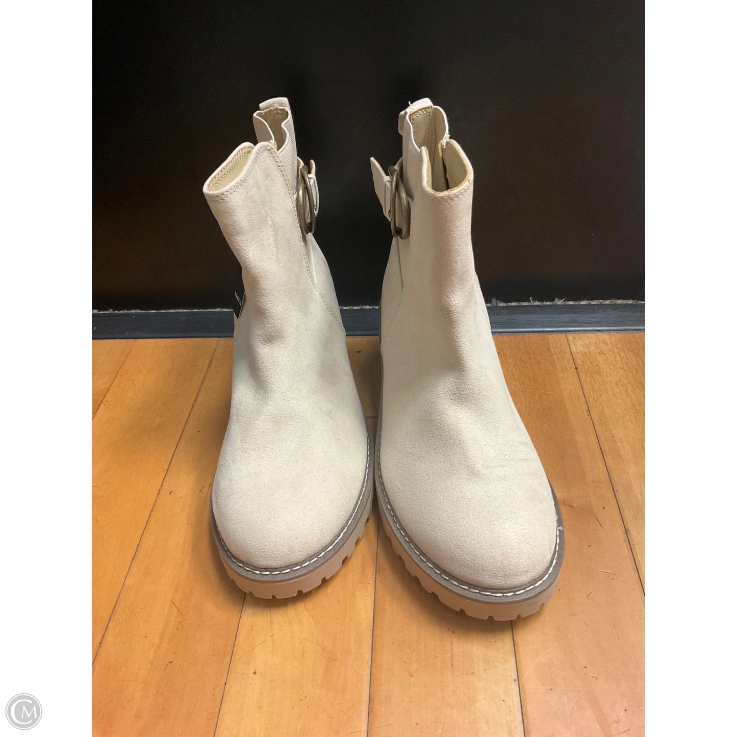 Boots Ankle Flats By Torrid In Cream, Size: 8