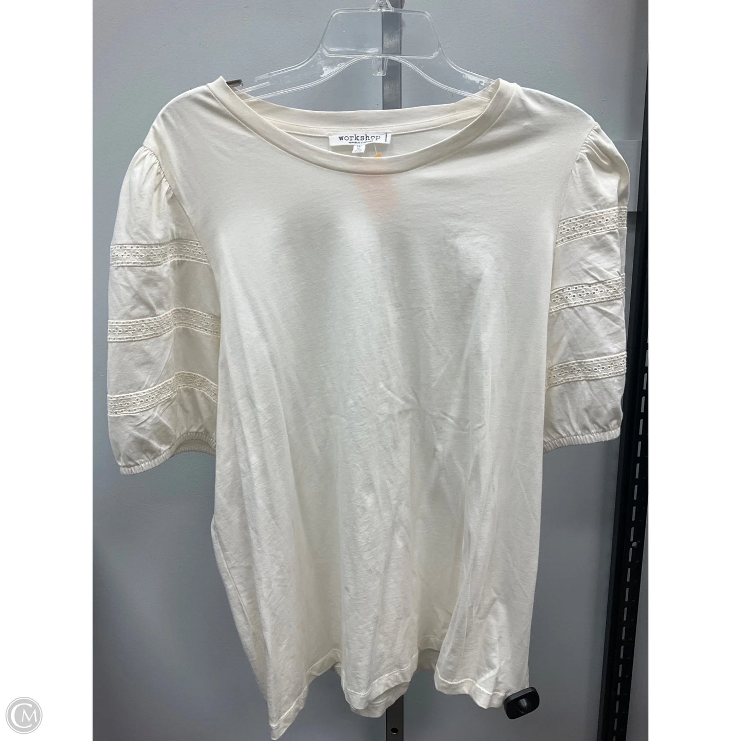 Top Short Sleeve By Workshop In Cream, Size: 1x