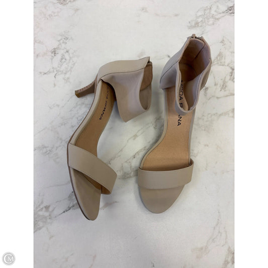 Sandals Heels Kitten By Clothes Mentor In Tan, Size: 7.5