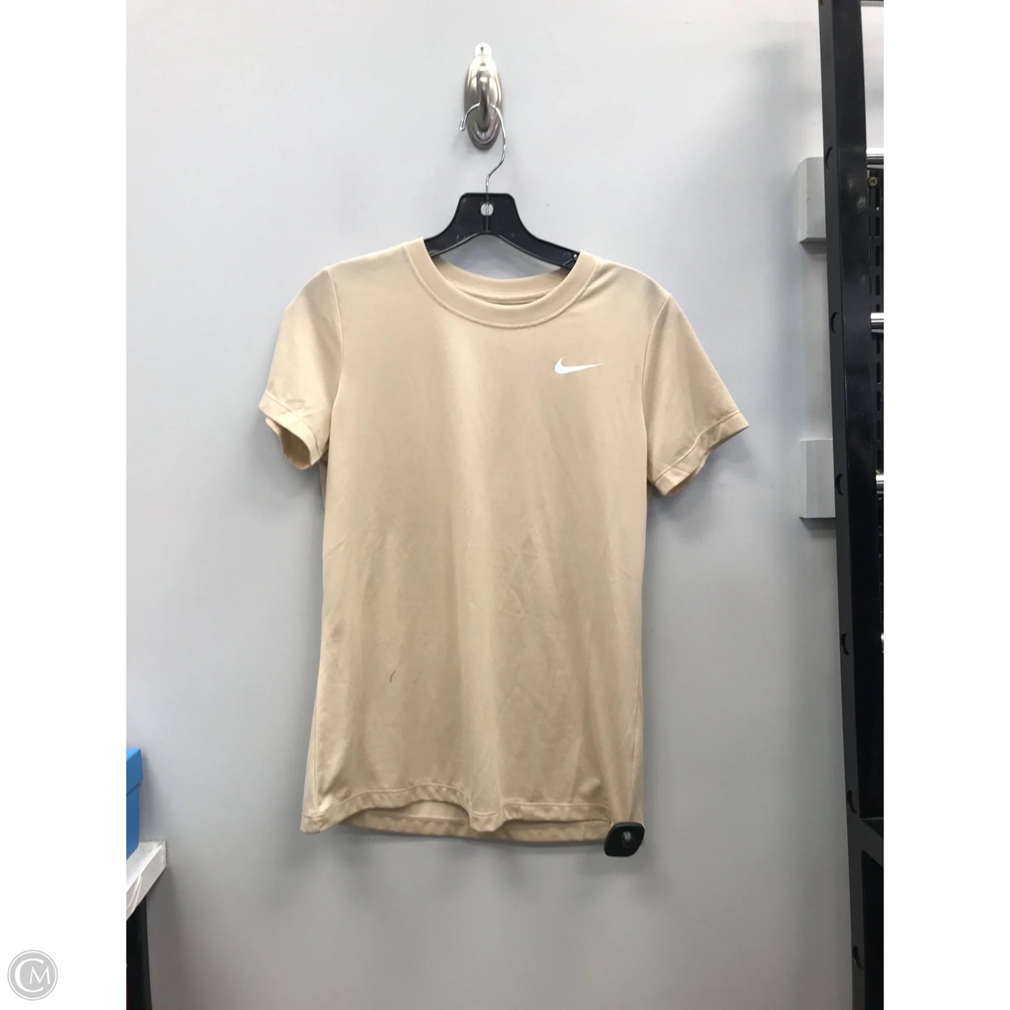 Athletic Top Short Sleeve By Nike In Tan, Size: S