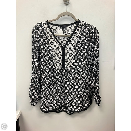 Top Long Sleeve By Clothes Mentor In Black & White, Size: Xs