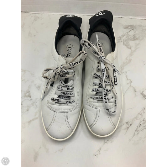 Shoes Luxury Designer By Chanel In Black & White, Size: 9