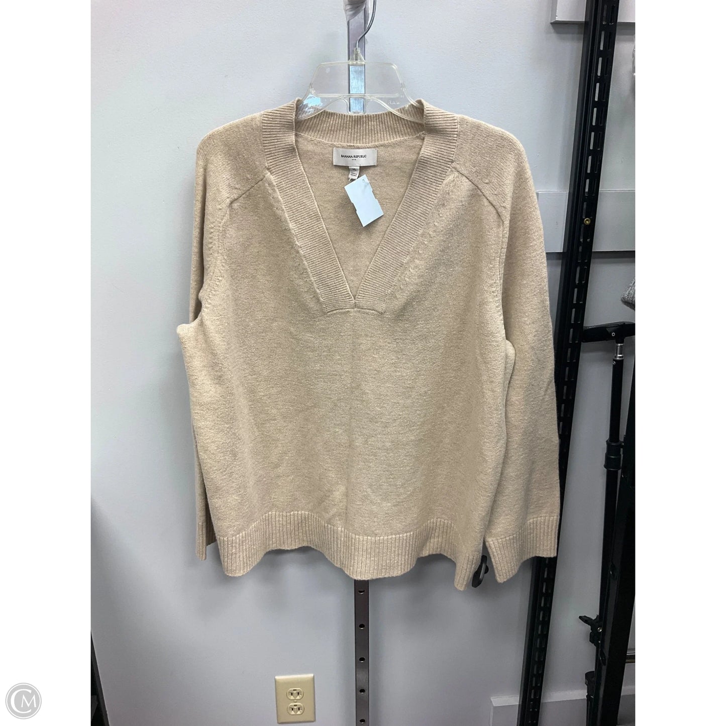 Sweater By Banana Republic In Tan, Size: Xl