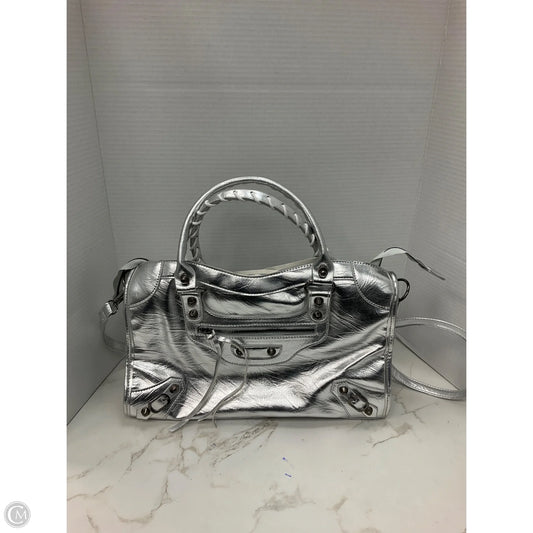 Tote By Clothes Mentor, Size: Medium