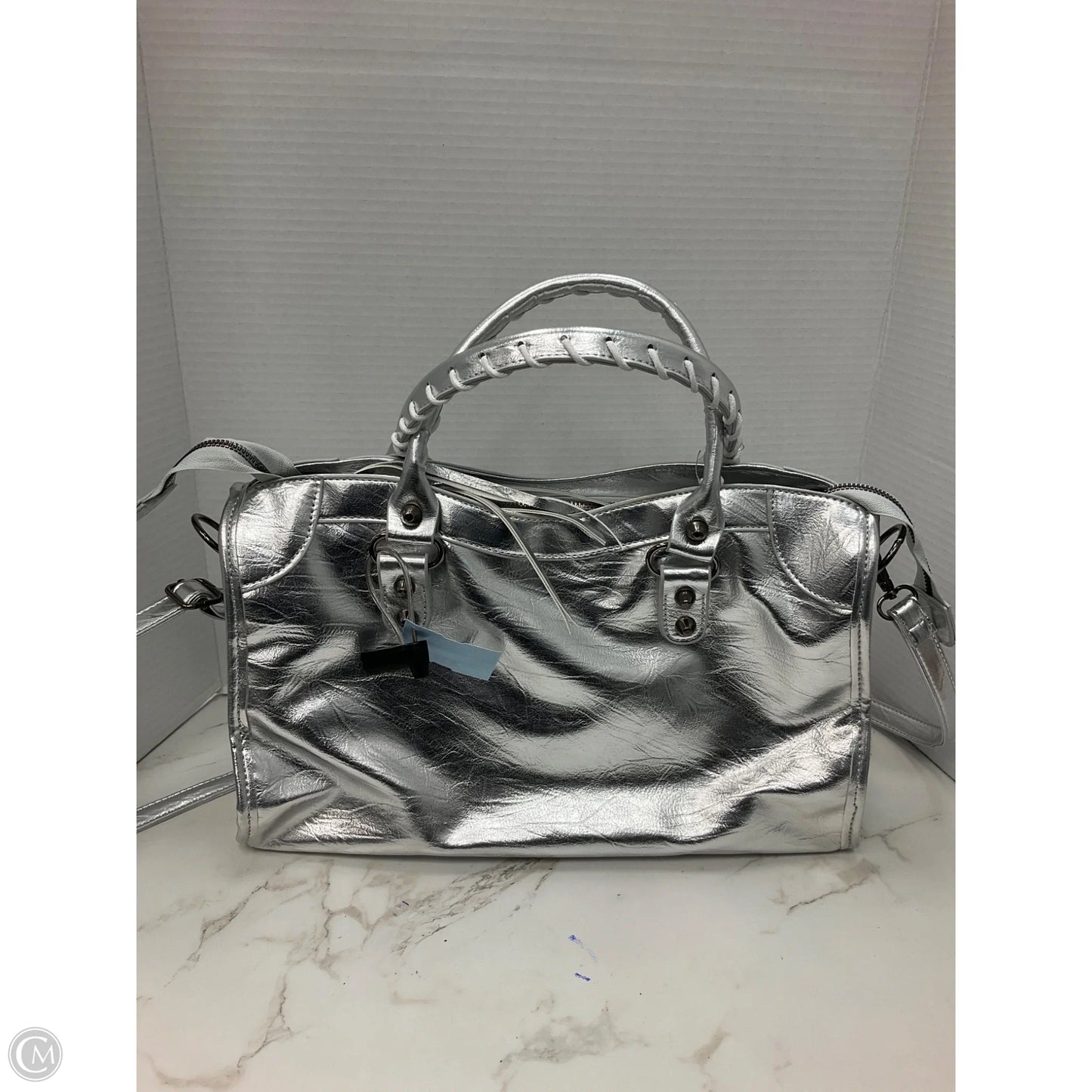 Tote By Clothes Mentor, Size: Medium