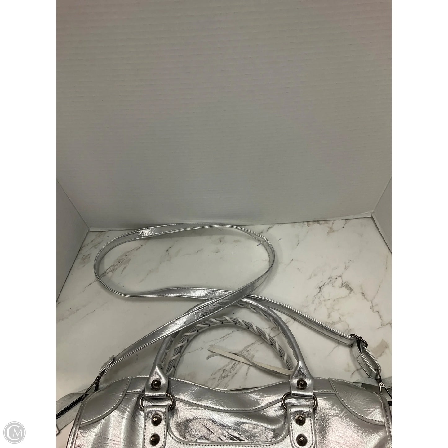 Tote By Clothes Mentor, Size: Medium