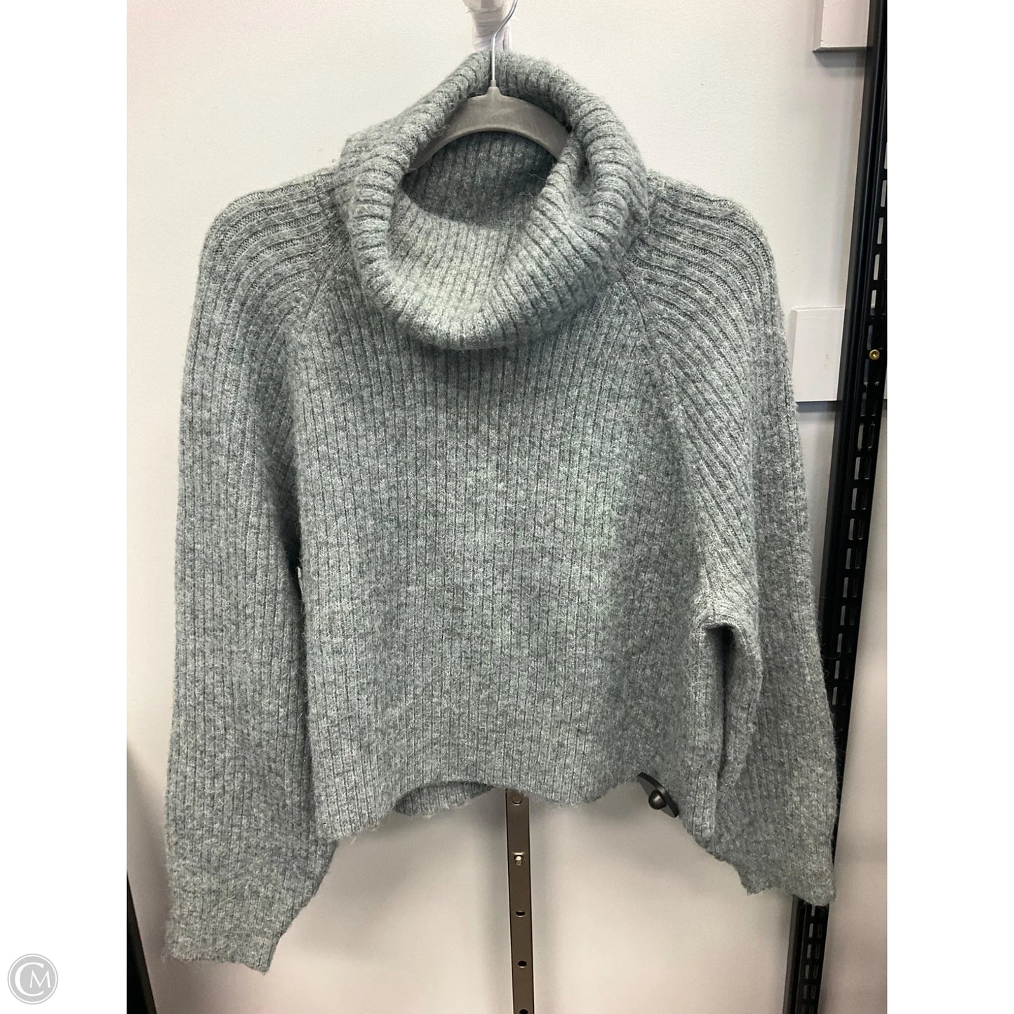 Sweater By Old Navy In Grey, Size: L