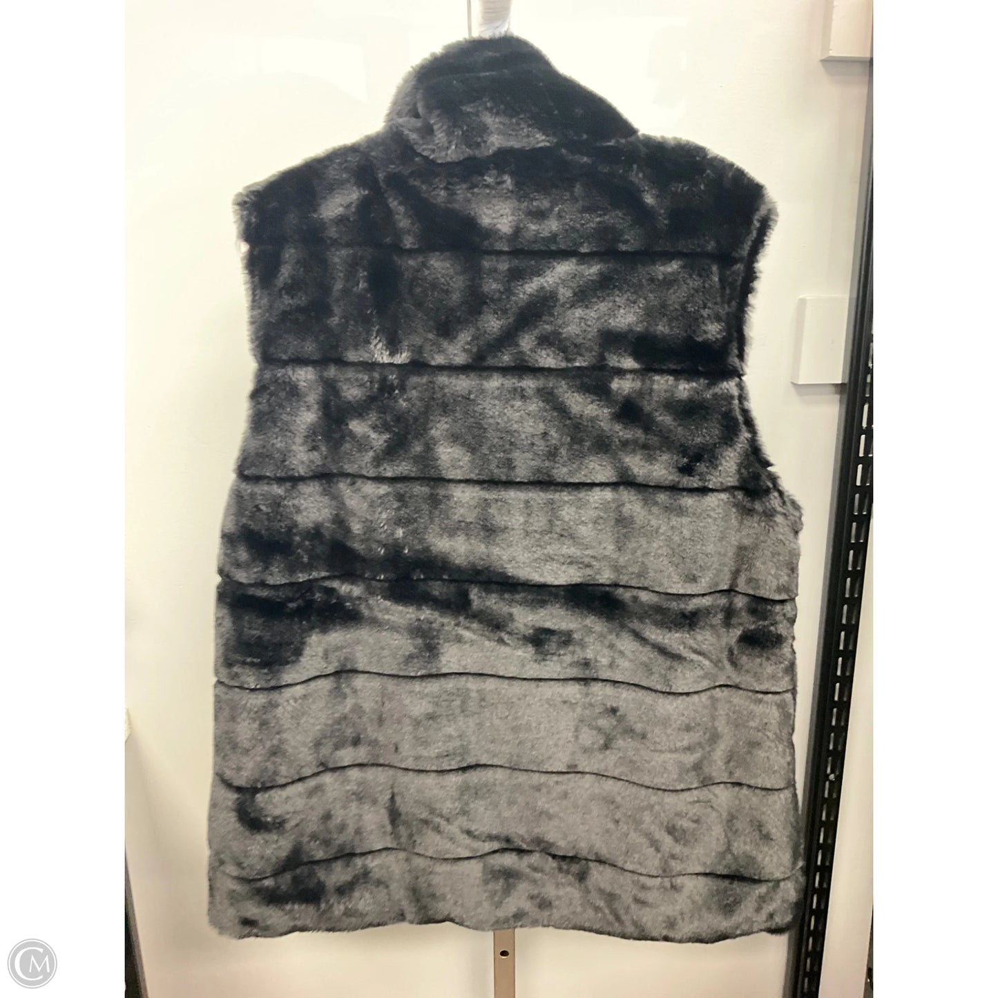 Vest Faux Fur & Sherpa By Clothes Mentor In Black, Size: L