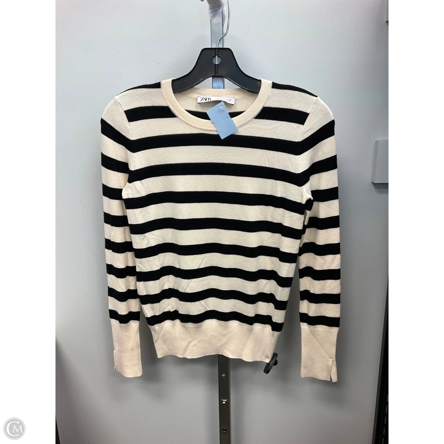 Top Long Sleeve By Zara In Striped Pattern, Size: S