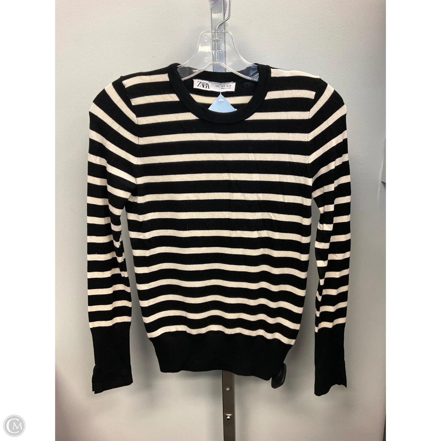 Top Long Sleeve By Zara In Striped Pattern, Size: S