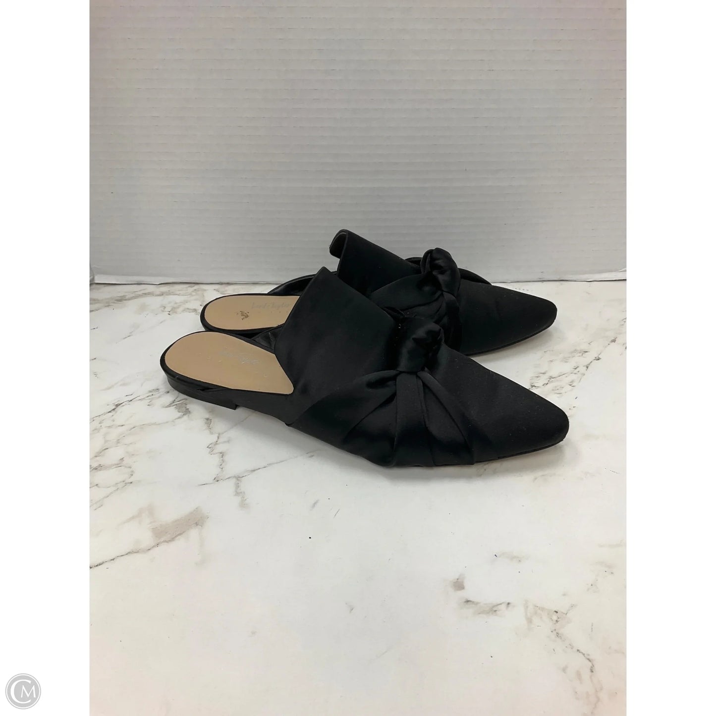 Shoes Flats By Lord And Taylor In Black, Size: 8