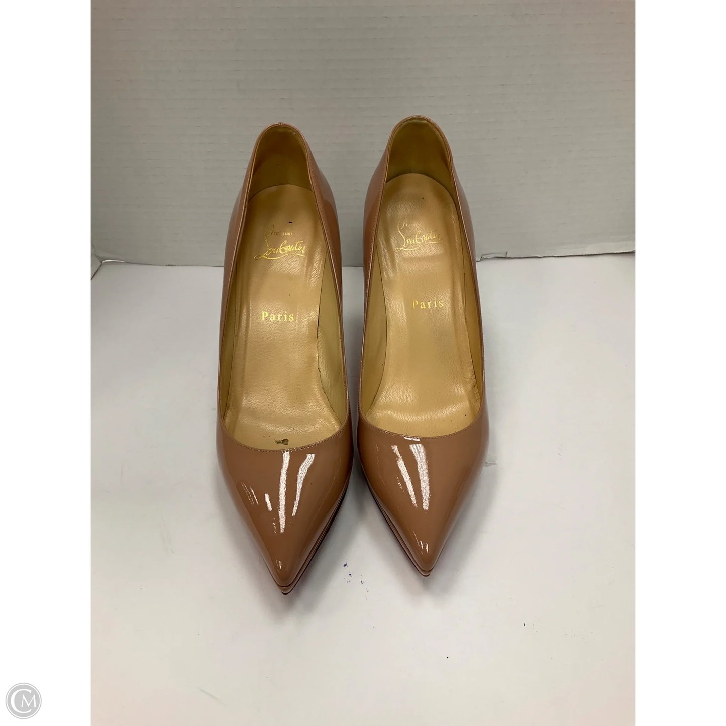 Shoes Luxury Designer By Christian Louboutin In Tan, Size: 8.5