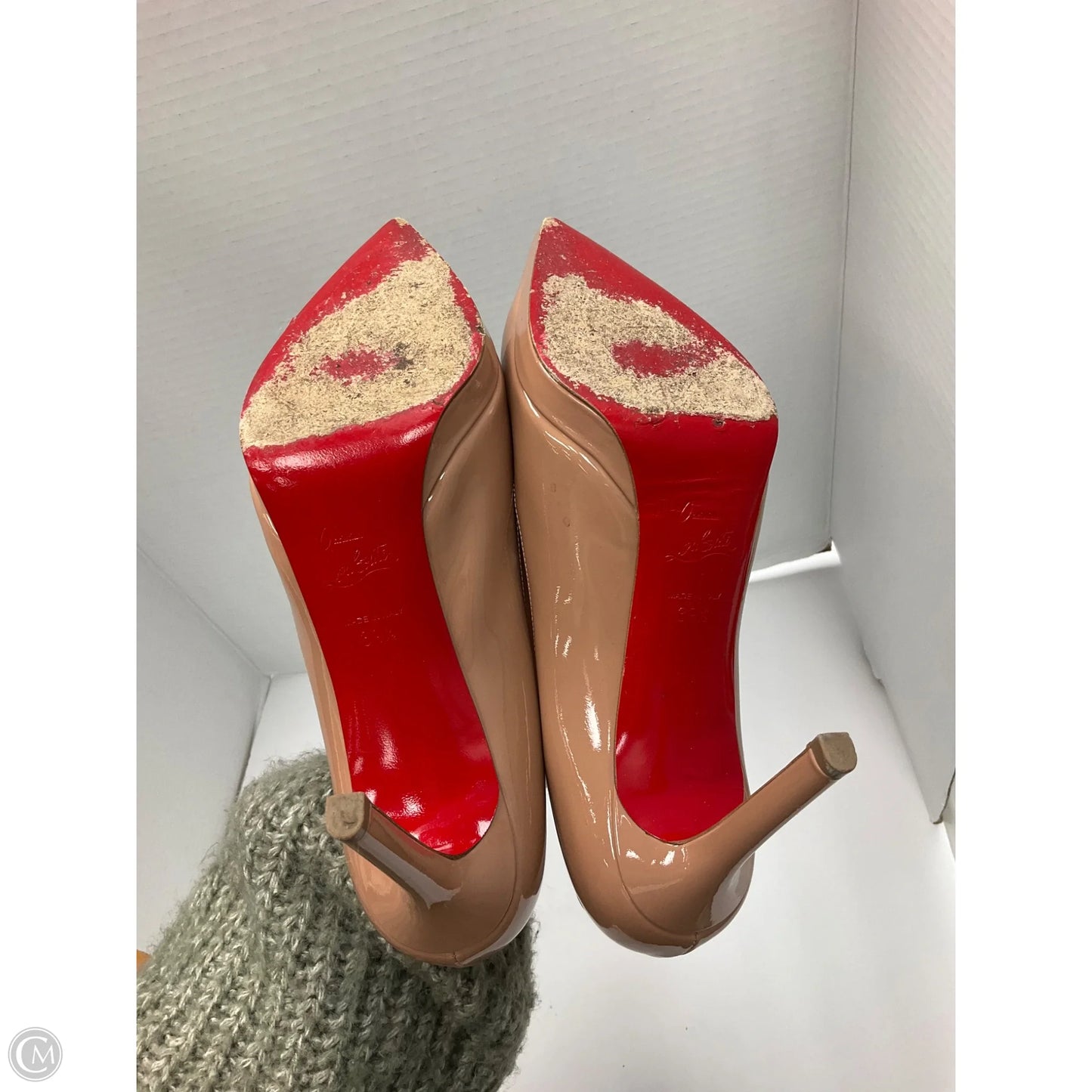 Shoes Luxury Designer By Christian Louboutin In Tan, Size: 8.5