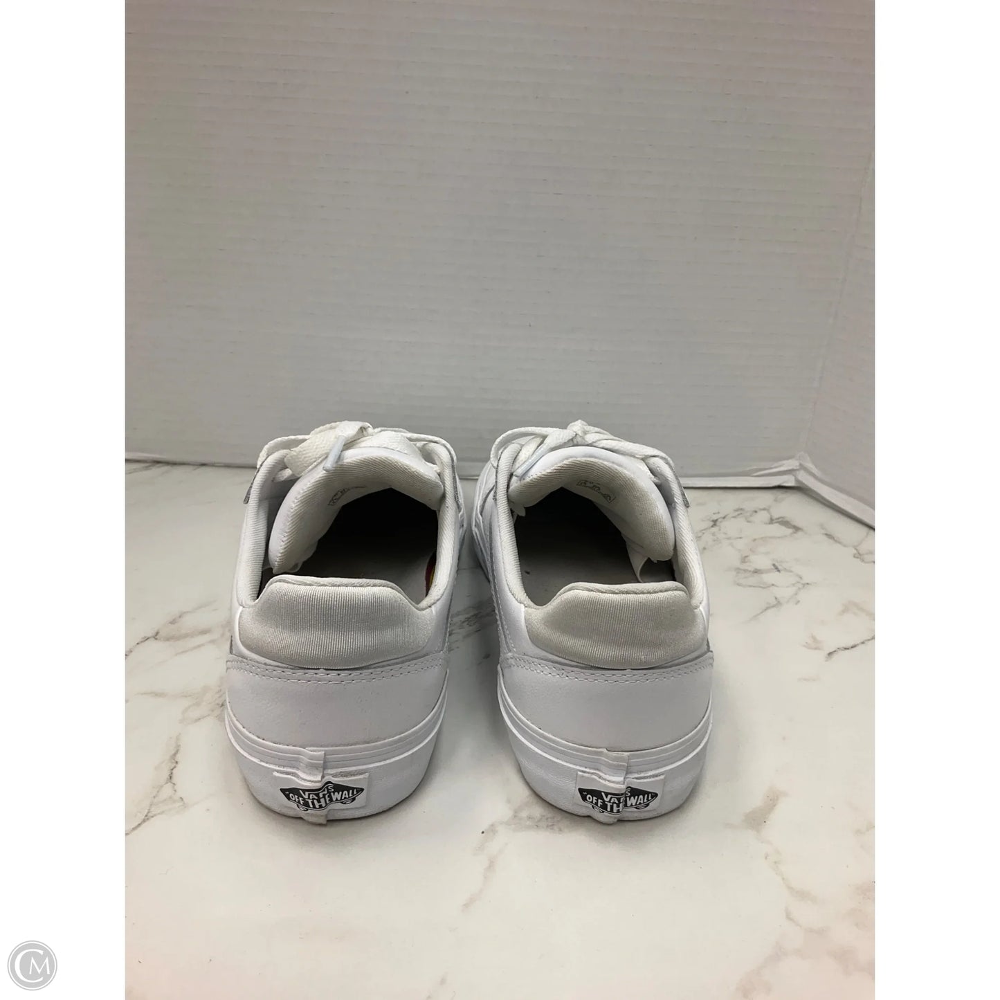 Shoes Sneakers By Vans In White, Size: 7