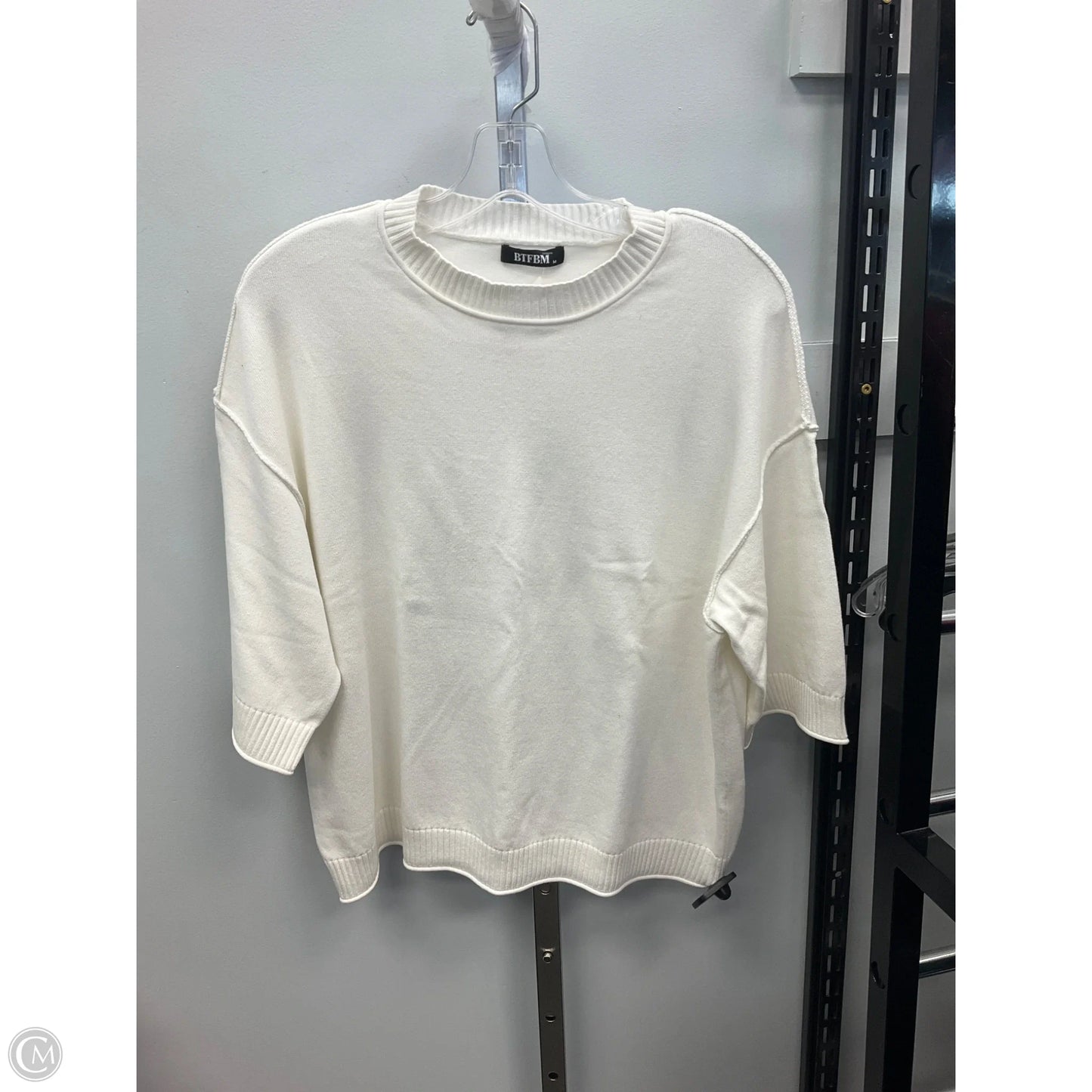 Top Short Sleeve By Btfbm In White, Size: M