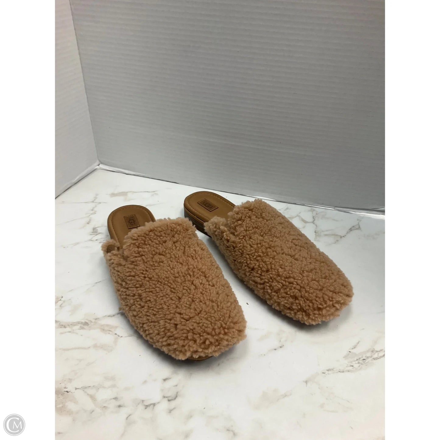 Shoes Designer By Ugg In Tan, Size: 9