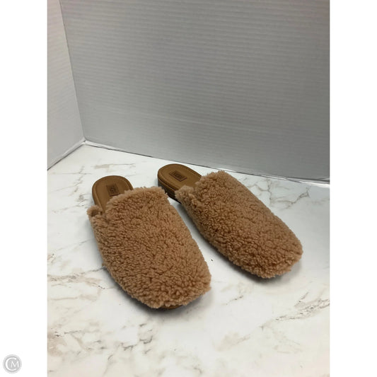 Shoes Designer By Ugg In Tan, Size: 9