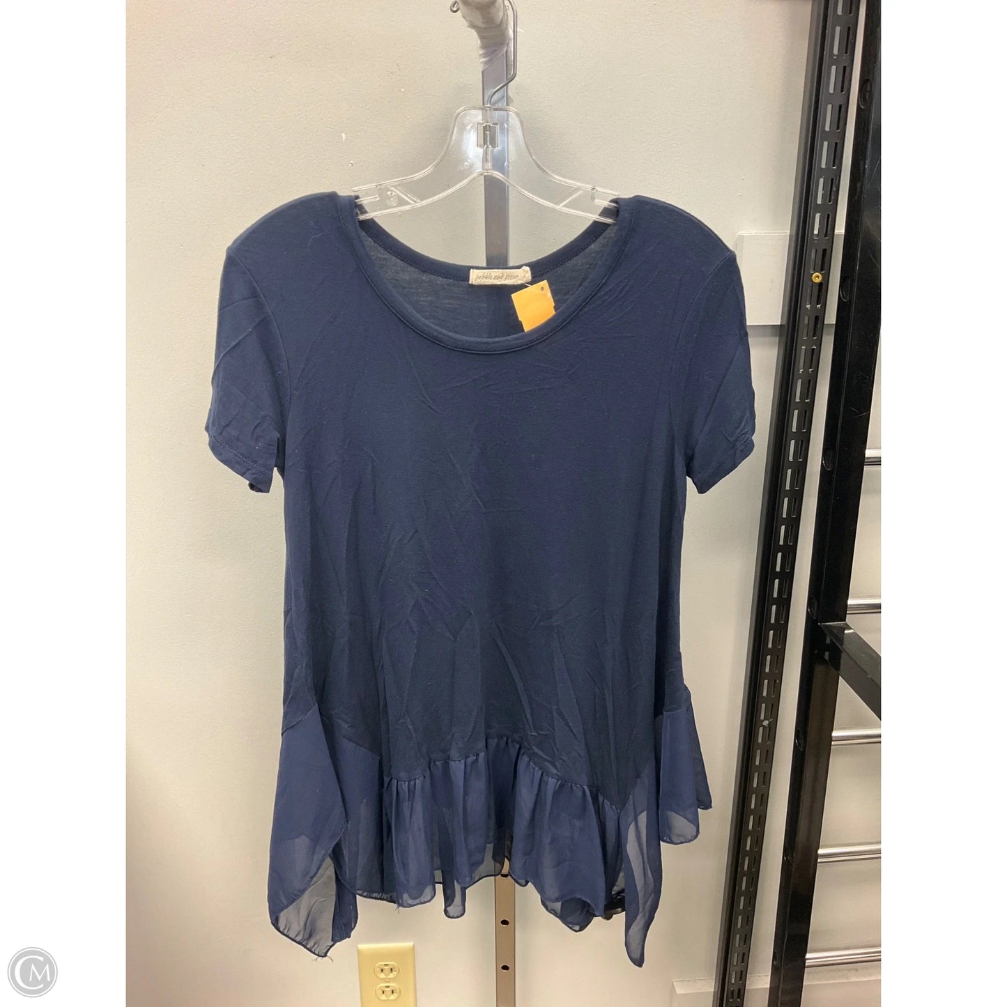 Top Short Sleeve By Pebble And Stone In Navy, Size: Small