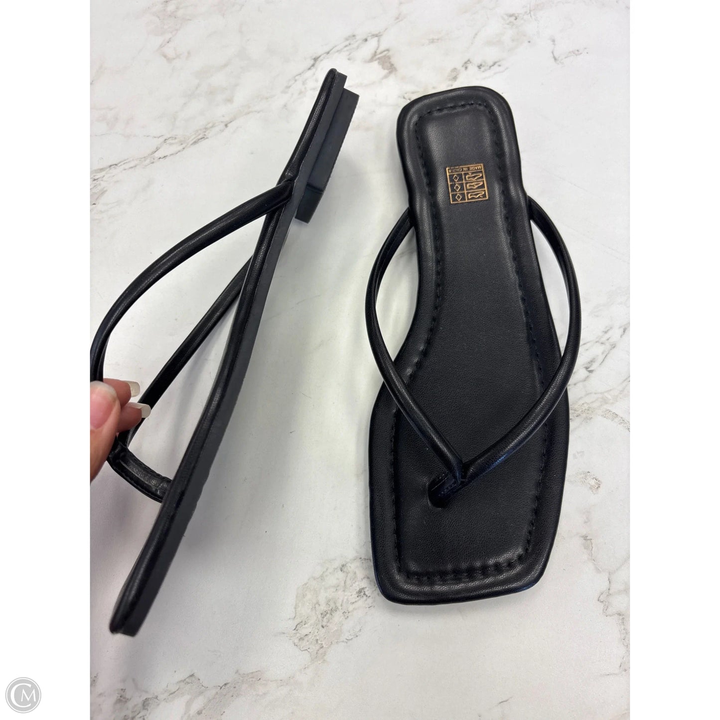 Sandals Flip Flops By Clothes Mentor In Black, Size: 9
