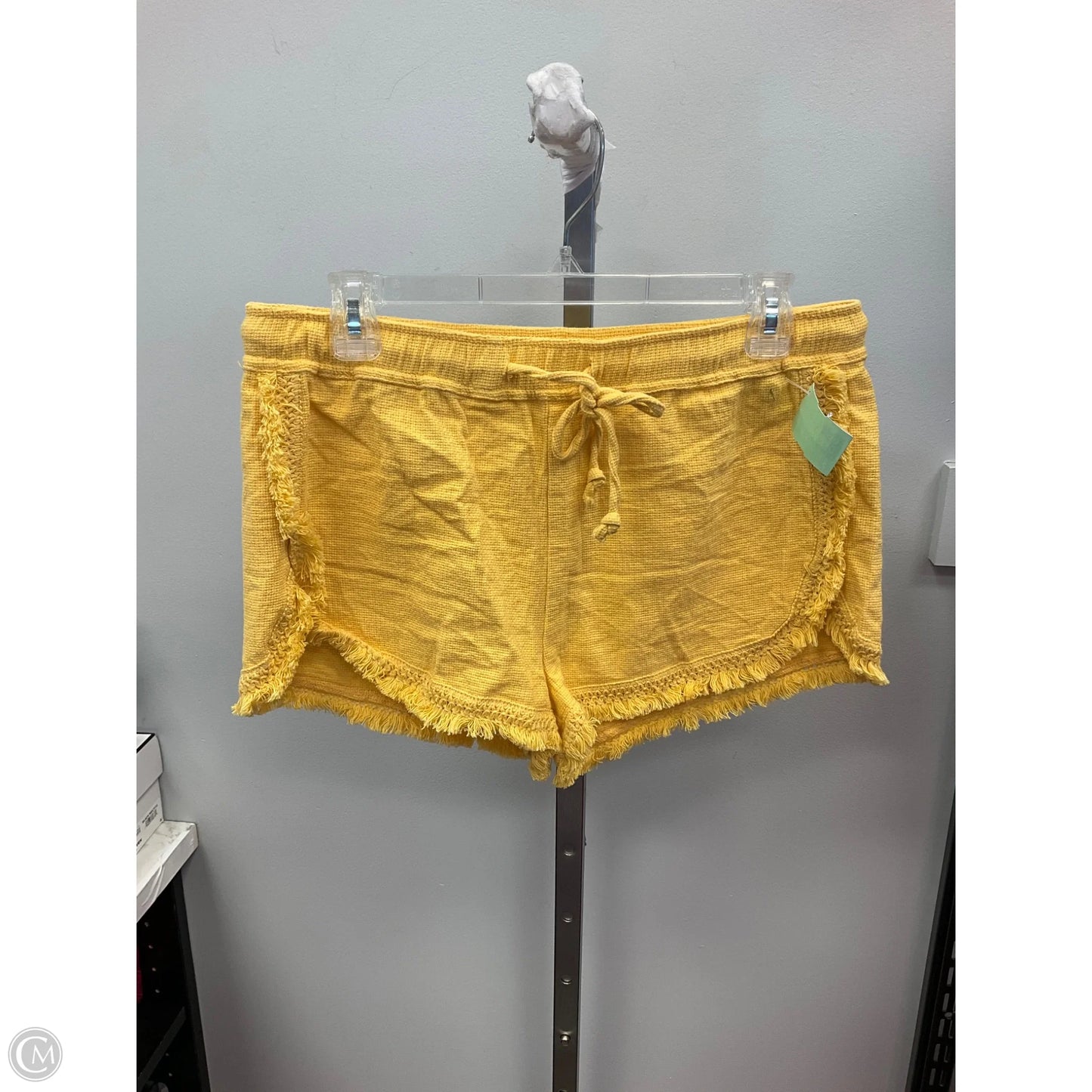 Shorts By Clothes Mentor In Yellow, Size: L