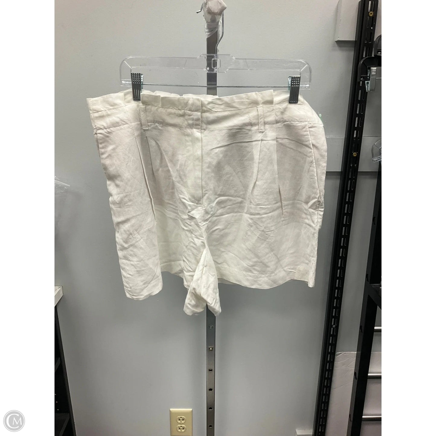 Shorts By Loft In White, Size: L