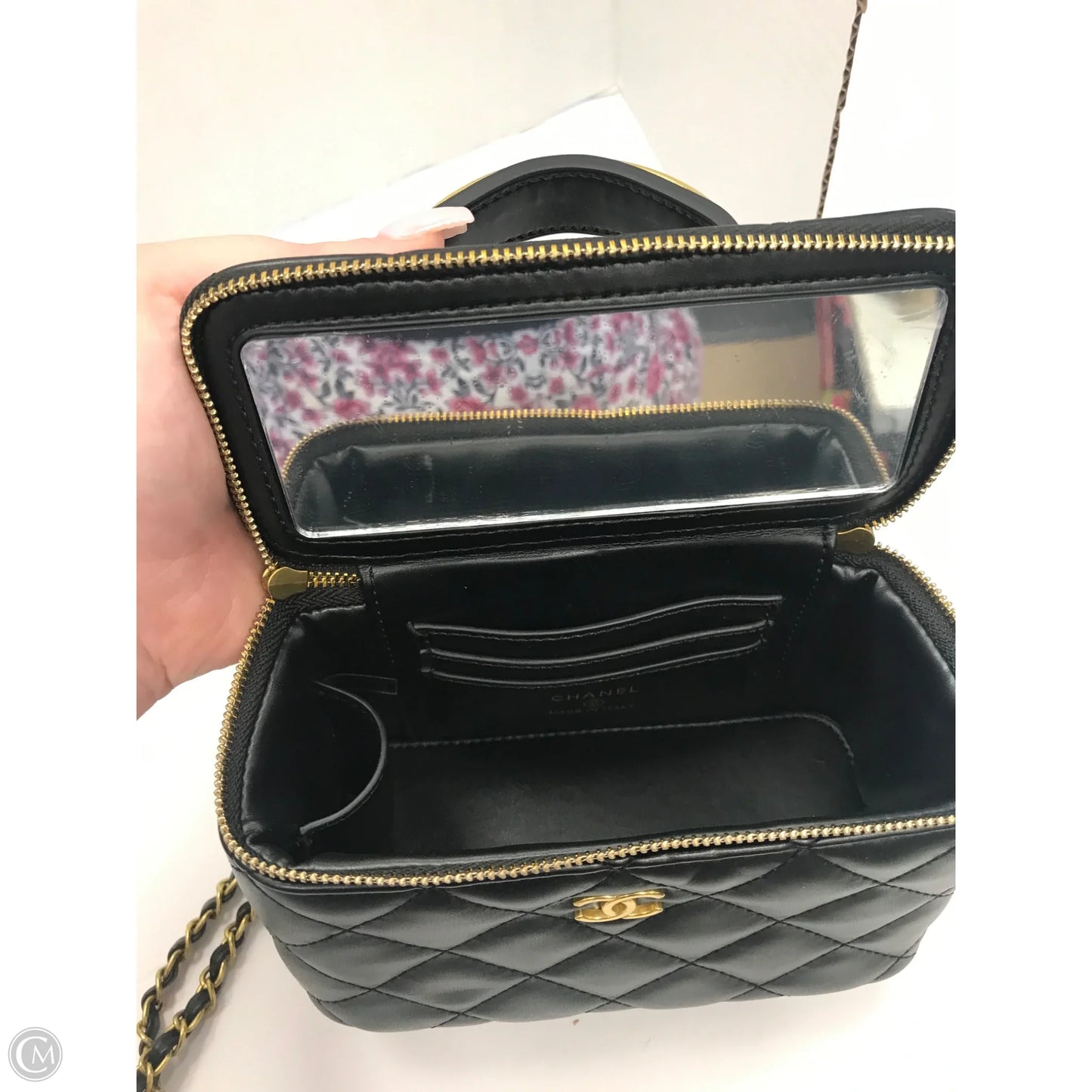 Crossbody Luxury Designer By Chanel, Size: Small