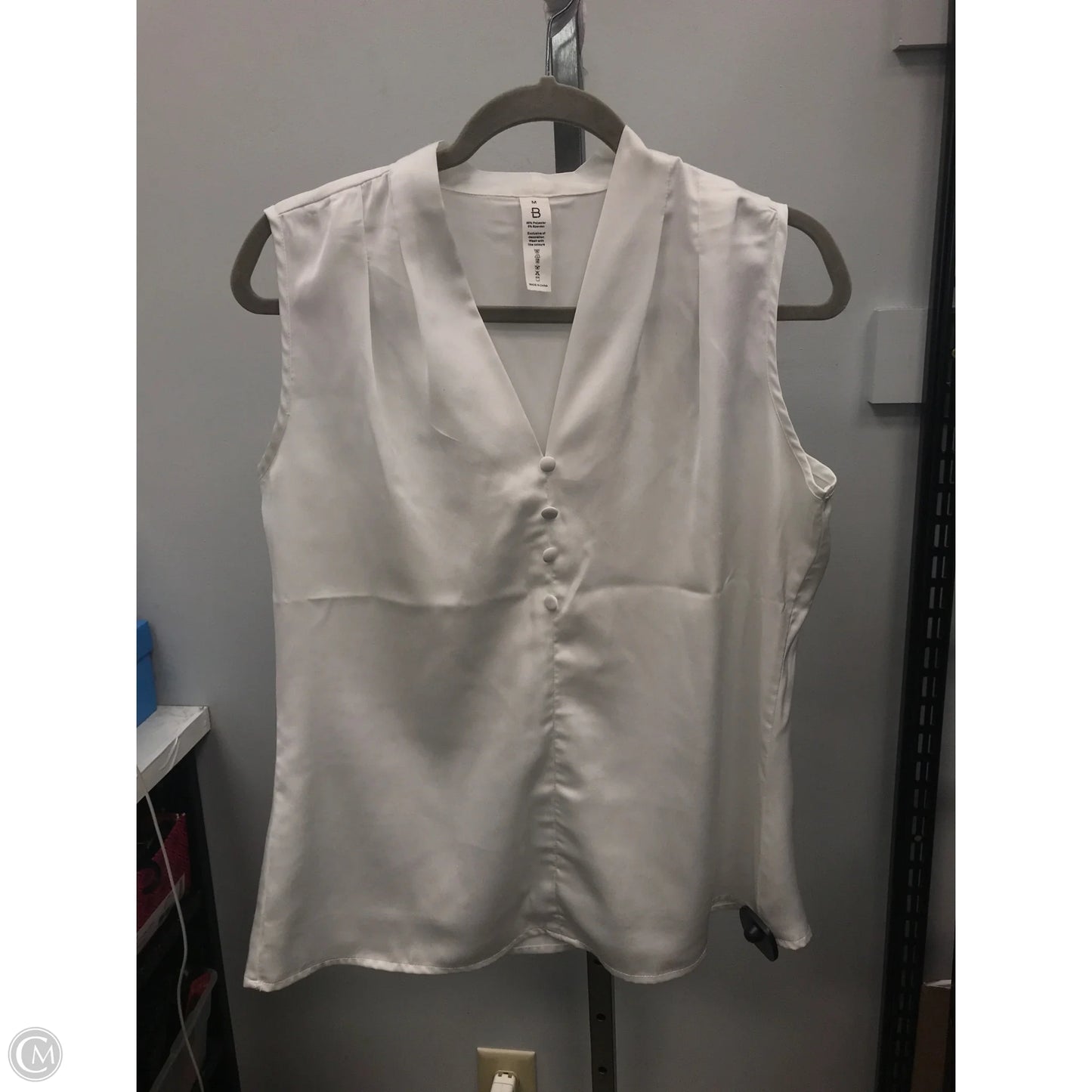 Top Sleeveless By Cmc In White, Size: M