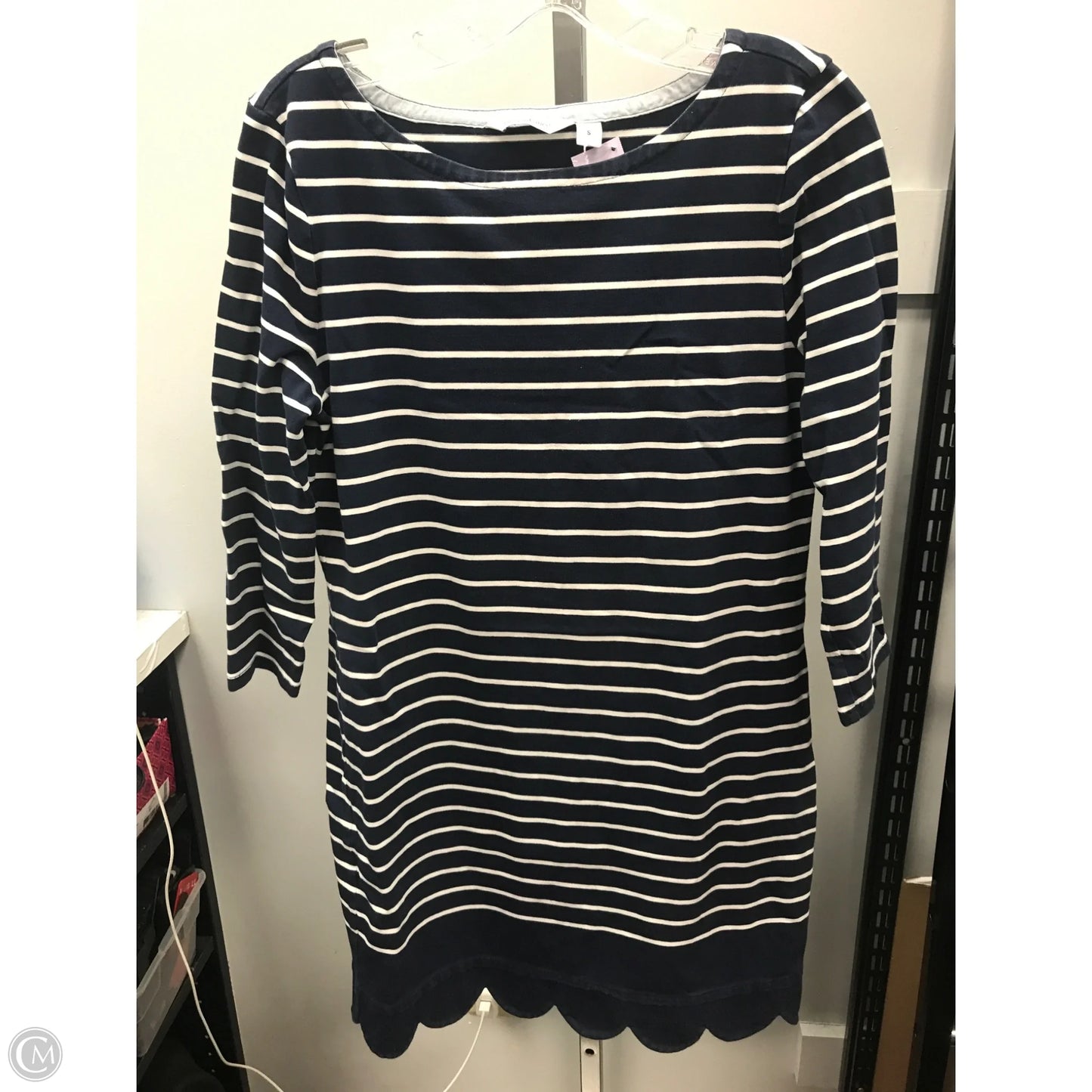 Dress Casual Short By Vineyard Vines In Striped Pattern, Size: S