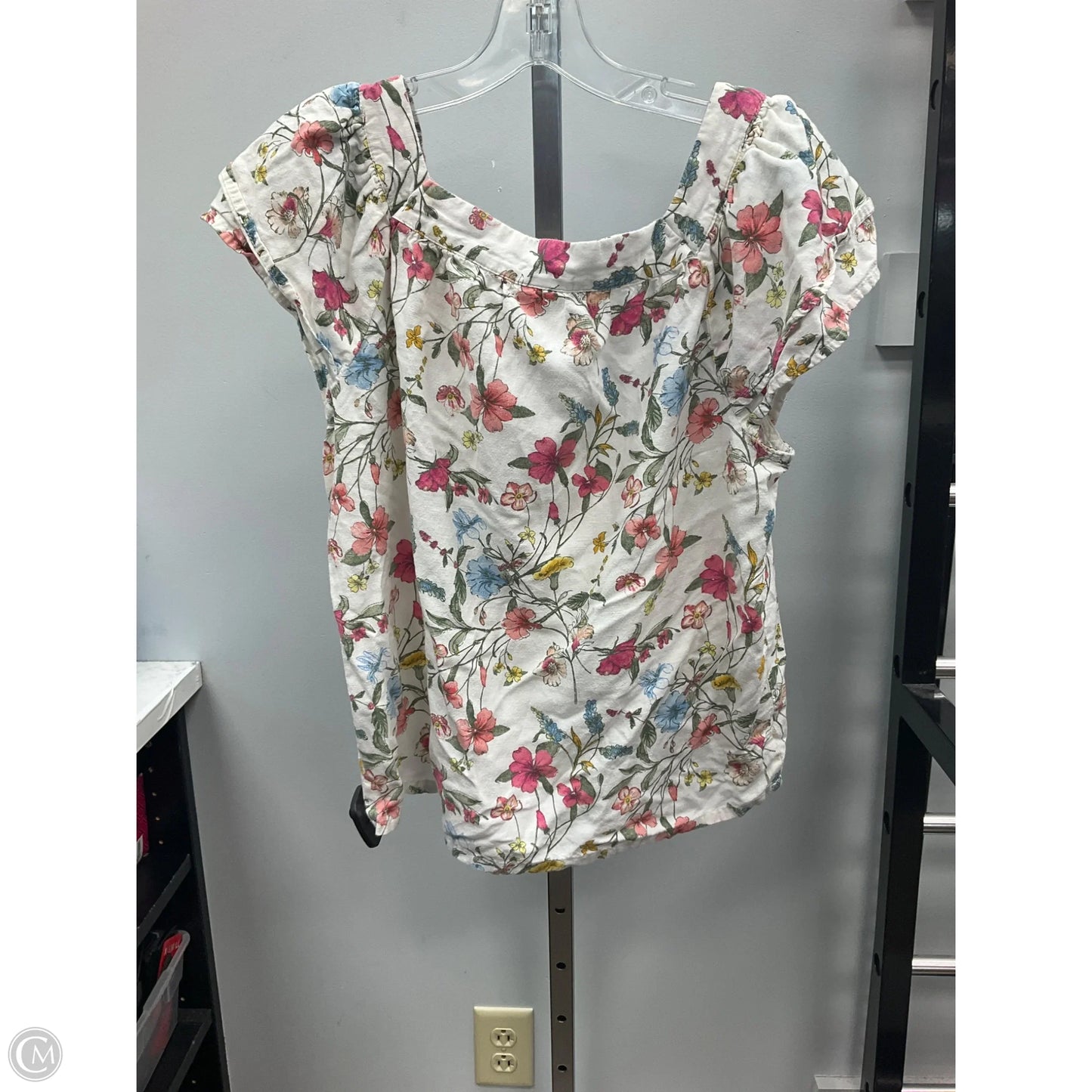 Top Short Sleeve By St Johns Bay In Floral Print, Size: Mp