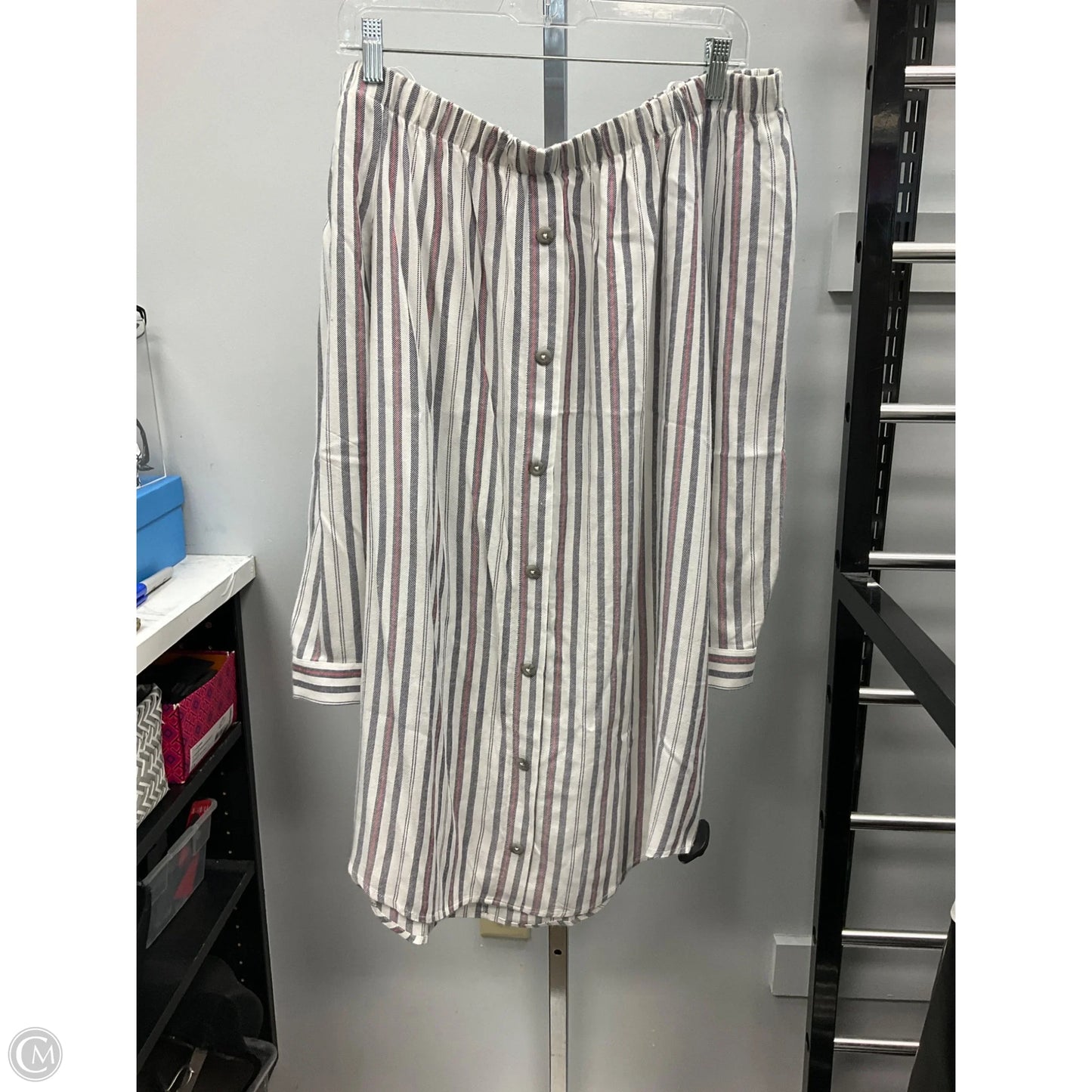 Dress Casual Short By Wayf In Striped Pattern, Size: L