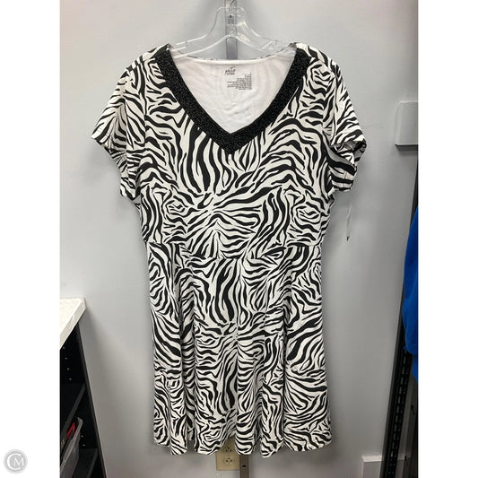 Dress Casual Short By Clothes Mentor In Zebra Print, Size: L