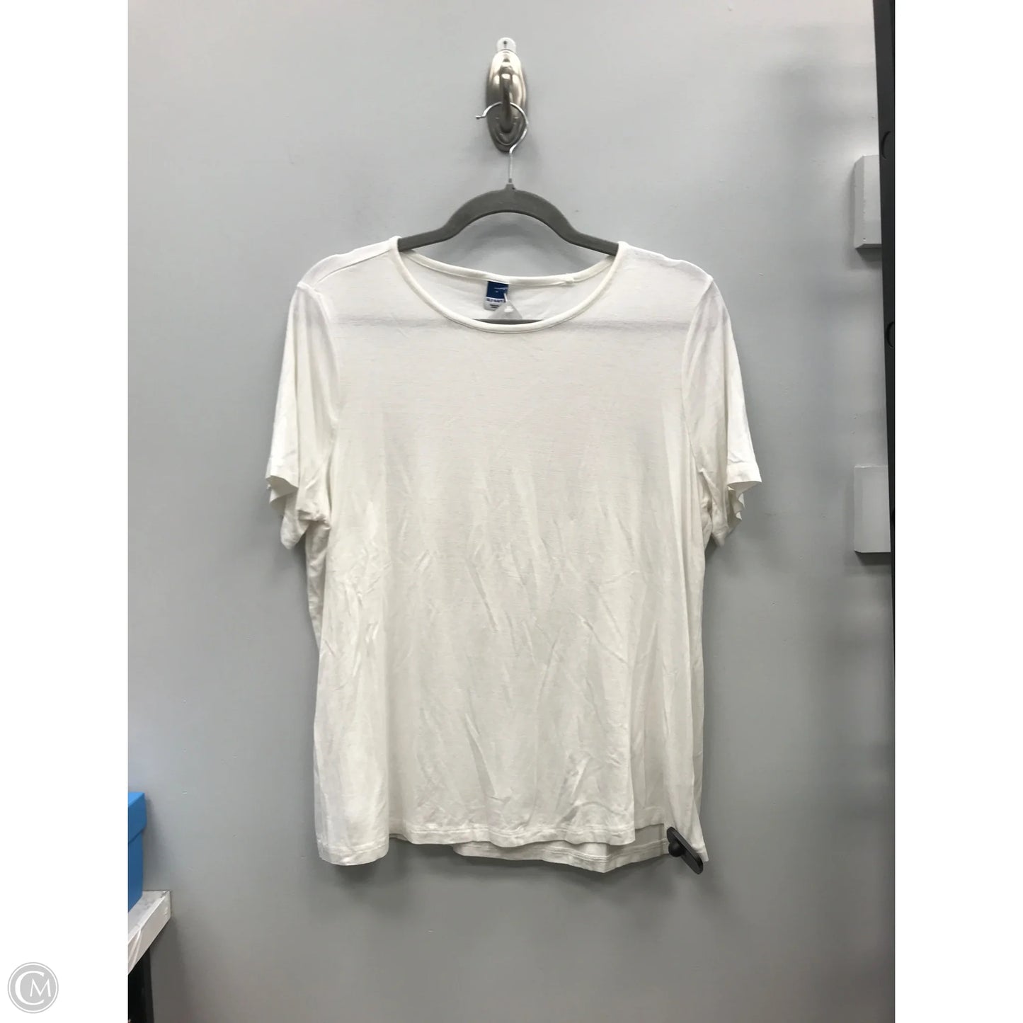 Top Short Sleeve By Old Navy In Ivory, Size: M