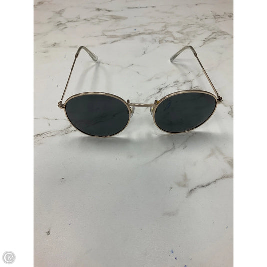 Sunglasses By Clothes Mentor, Size: