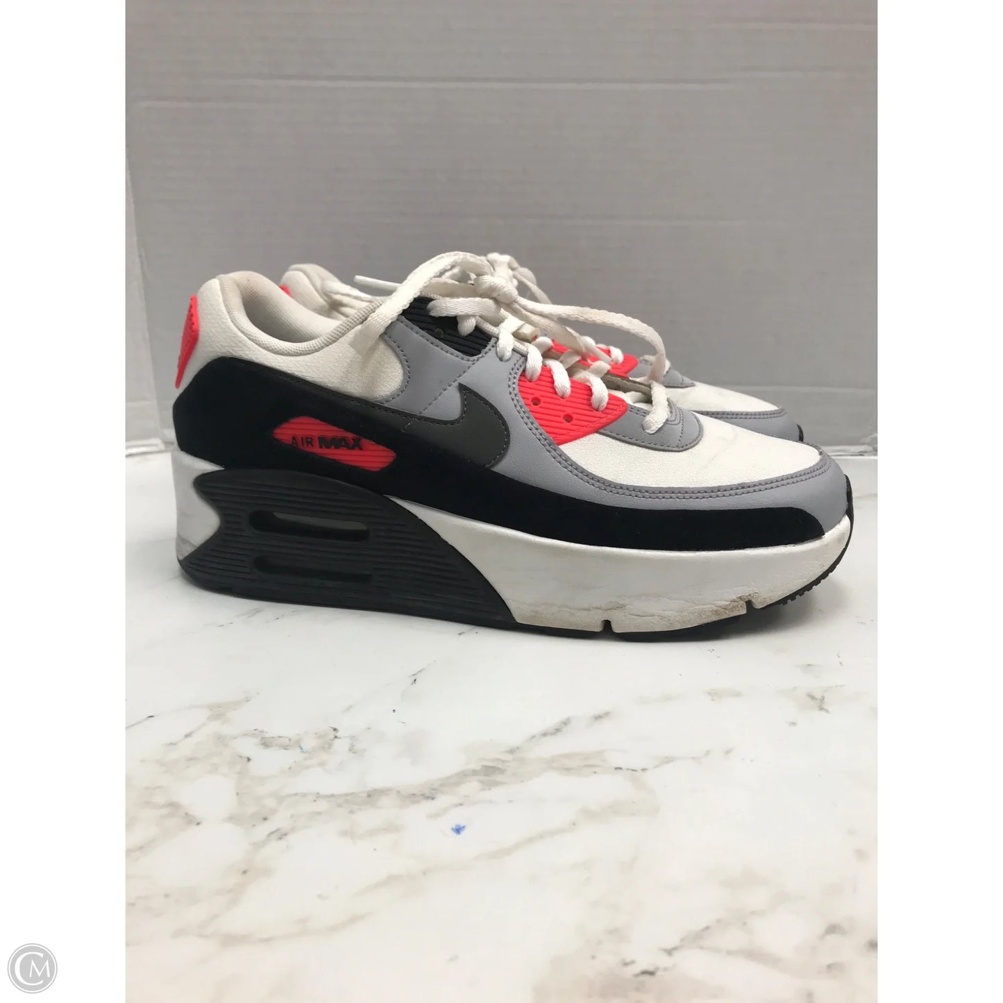 Shoes Sneakers By Nike In Black & White, Size: 10