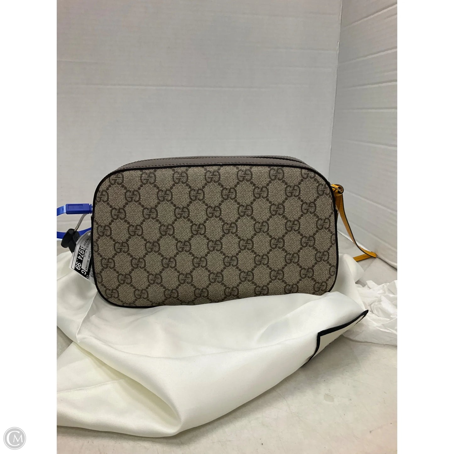 Crossbody Luxury Designer By Gucci, Size: Medium