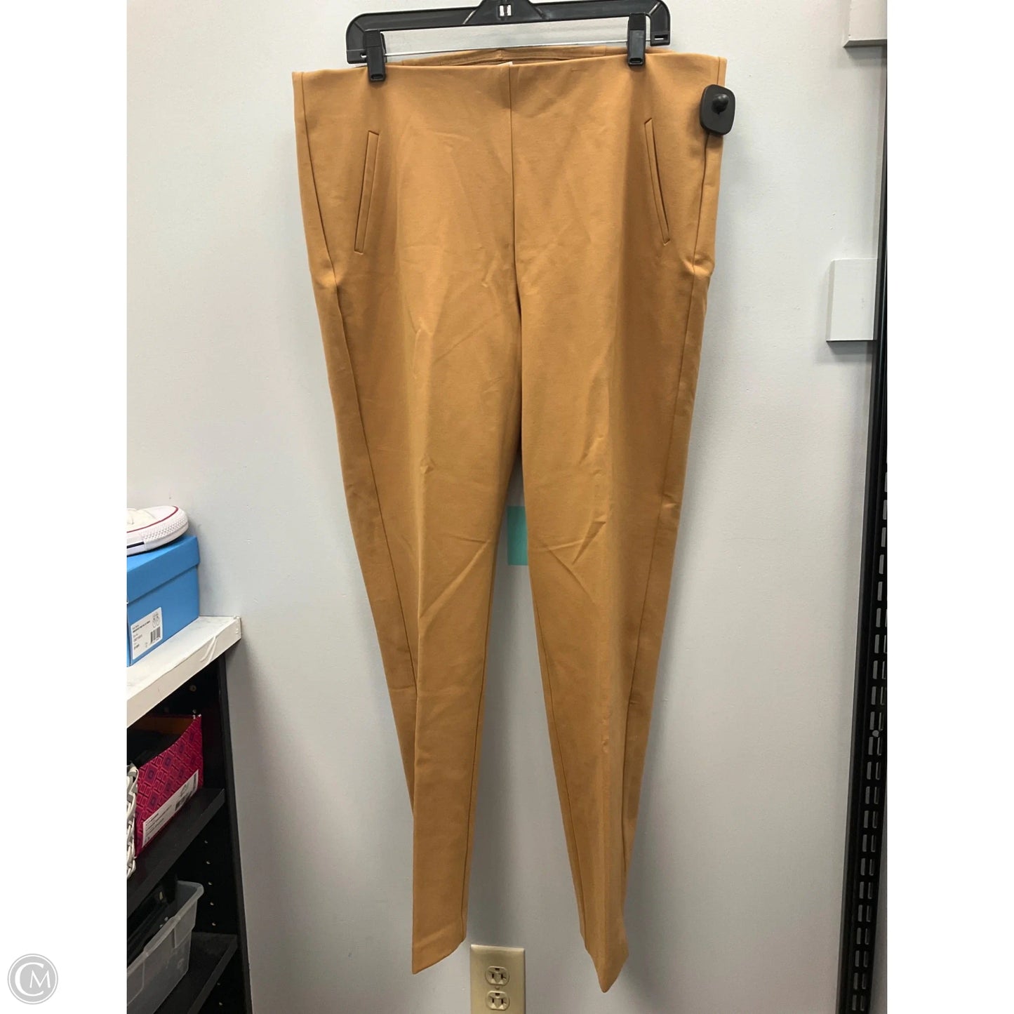 Pants Cropped By Chicos In Tan, Size: 16