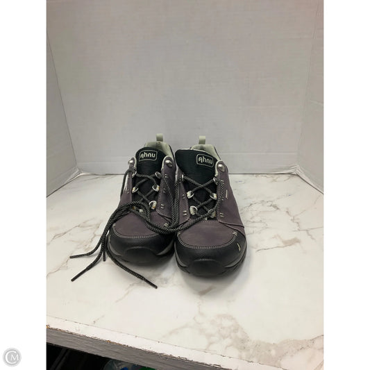 Shoes Hiking By Cmc In Purple, Size: 9