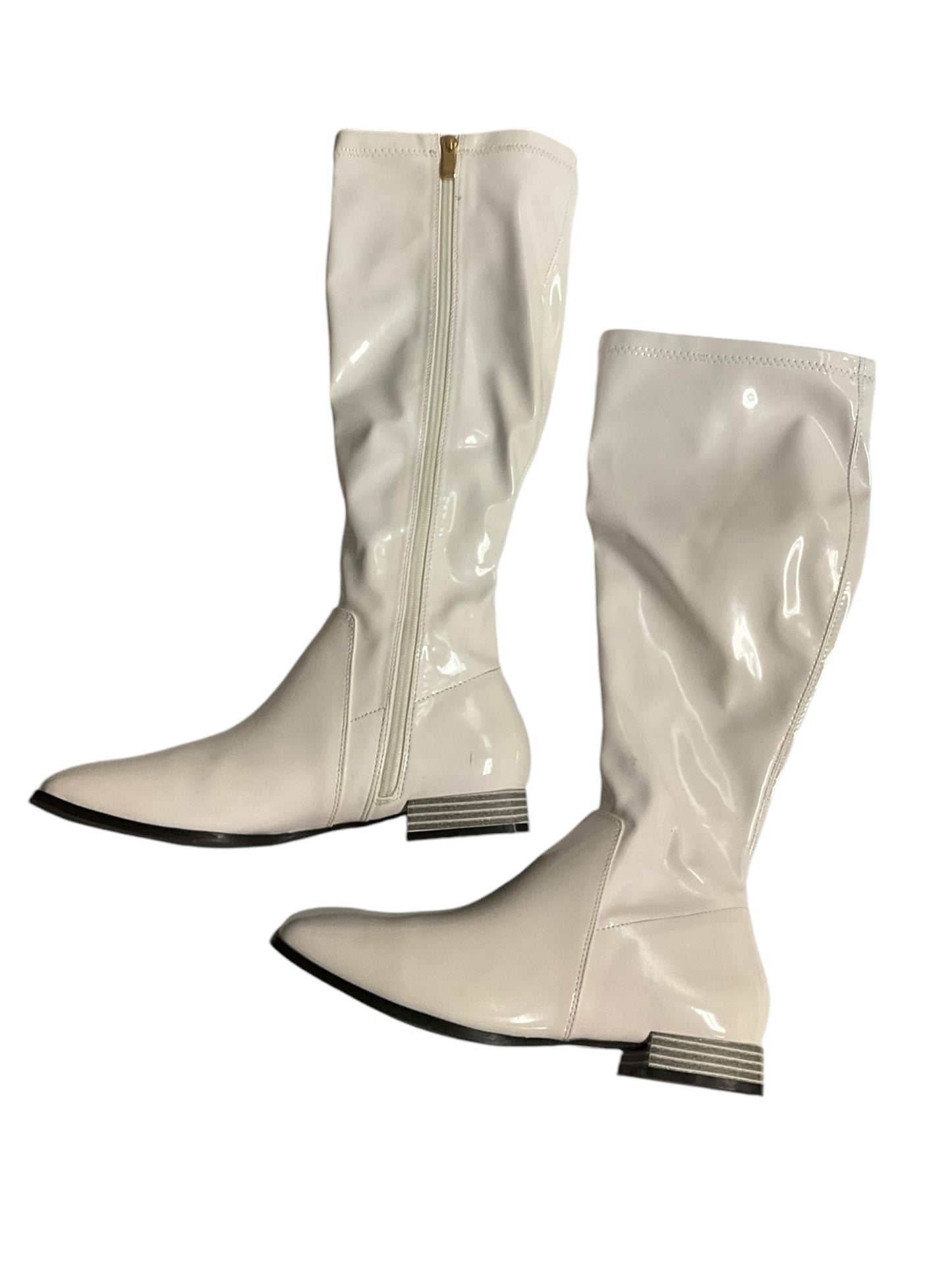 Boots Knee Flats By Gen Shue In White, Size: 9