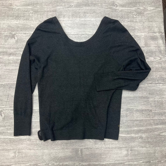 Top Long Sleeve By Victorias Secret In Grey, Size: M