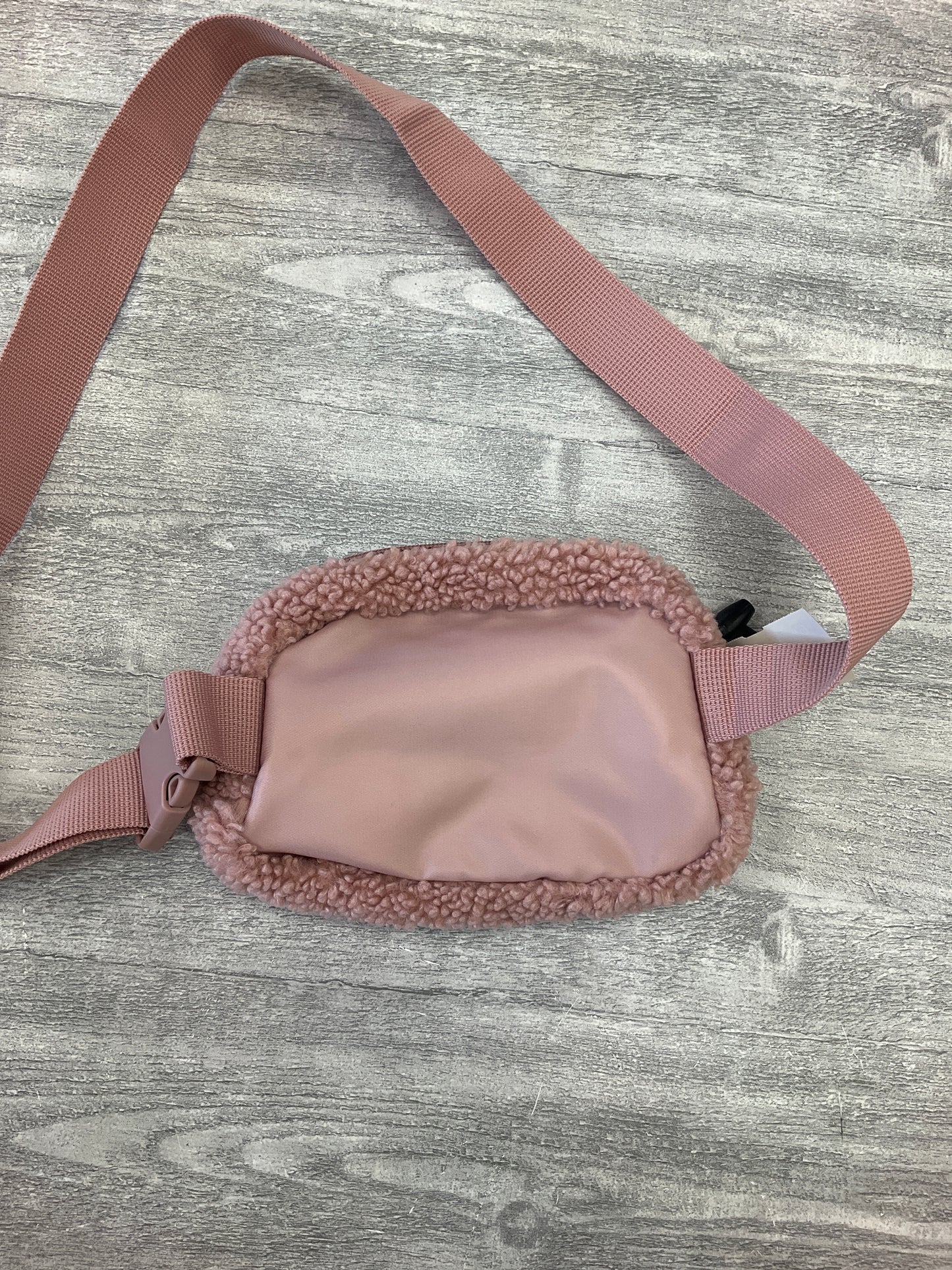 Belt Bag By Clothes Mentor, Size: Small