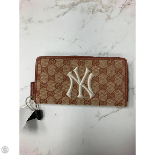 Wallet Luxury Designer By Gucci, Size: Large