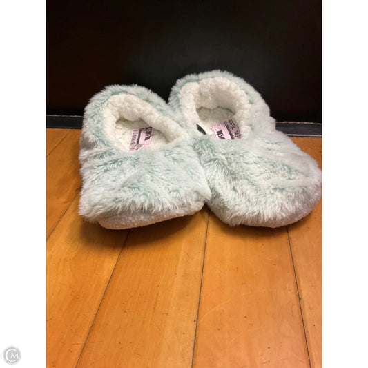 Slippers By Serra In Green
