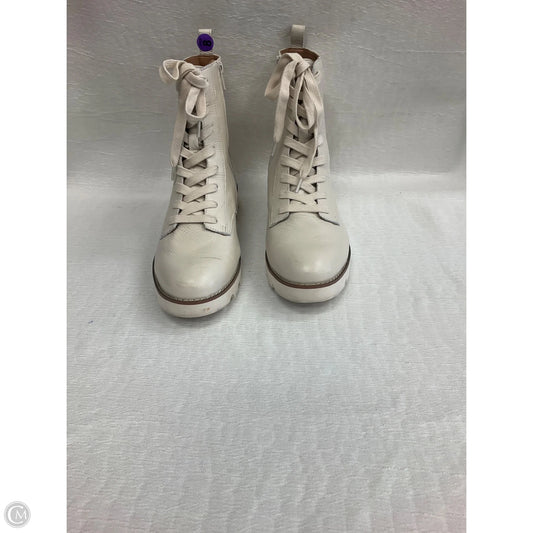 Boots Combat By Vionic In Cream, Size: 8