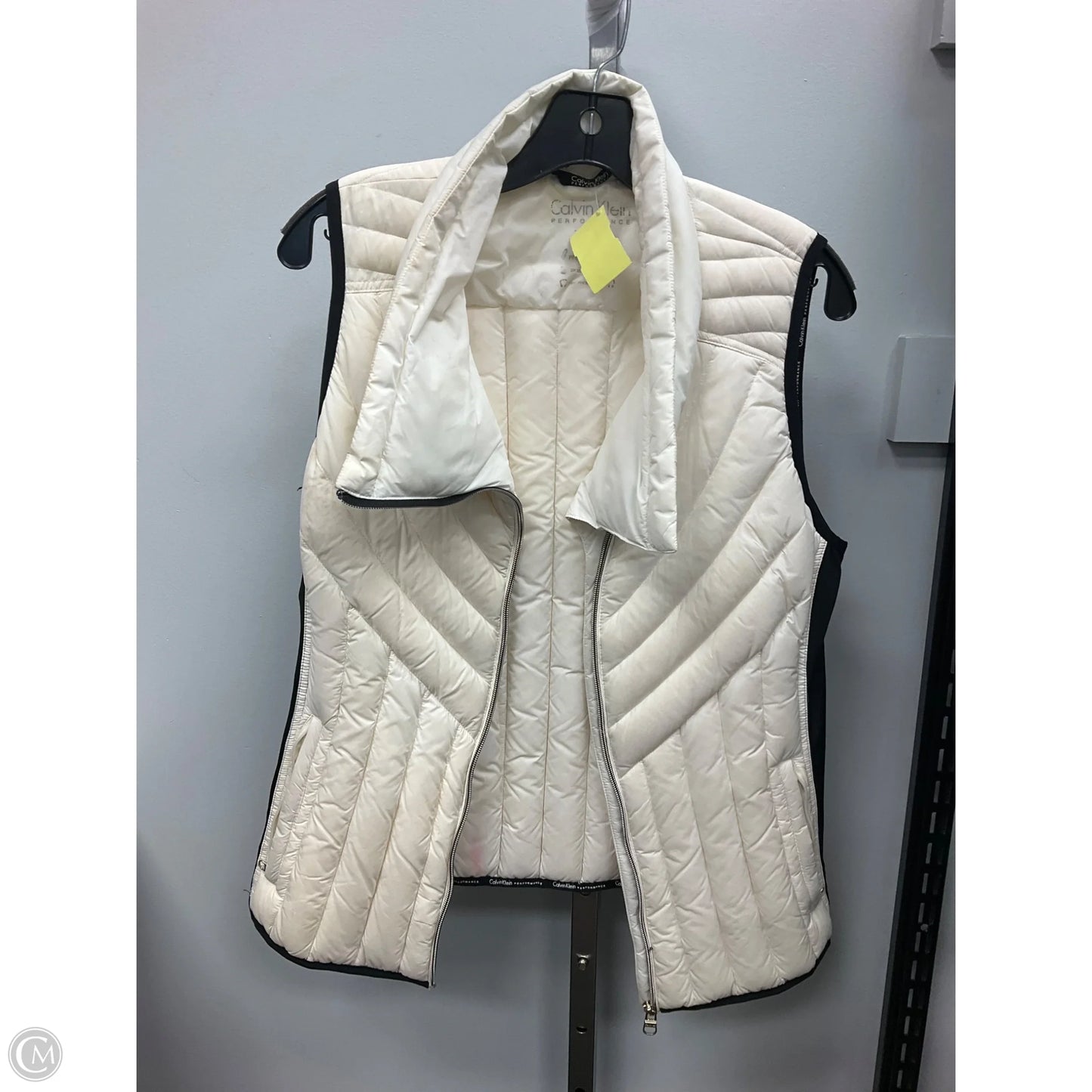 Vest Puffer & Quilted By Calvin Klein In Cream, Size: M